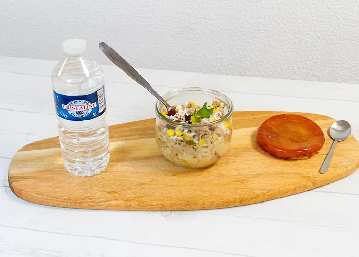 Comfort Le Maestria Отель Антиб