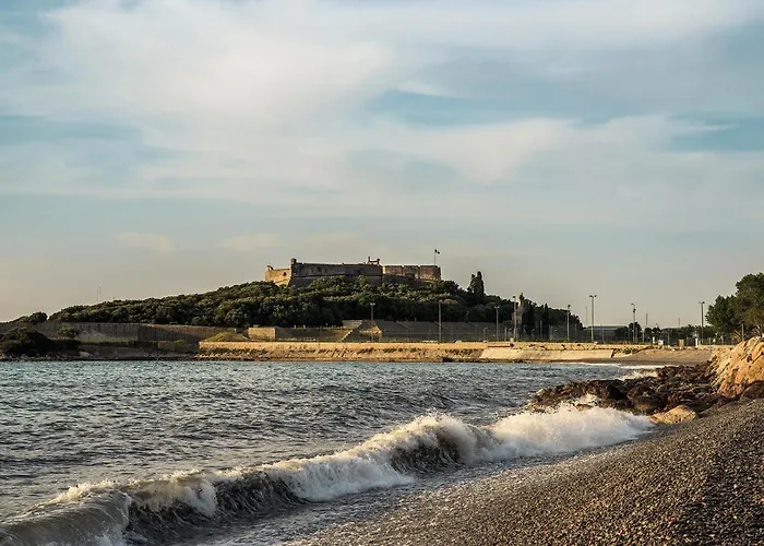 Comfort Le Maestria Szálloda Antibes