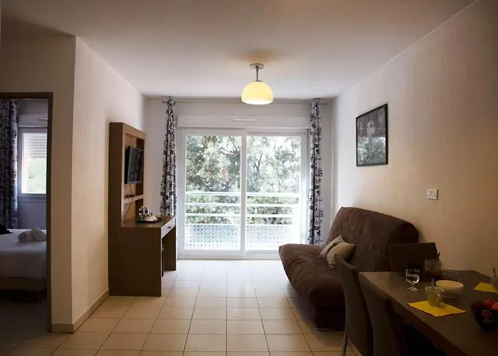 Comfort Le Maestria Szálloda 3*