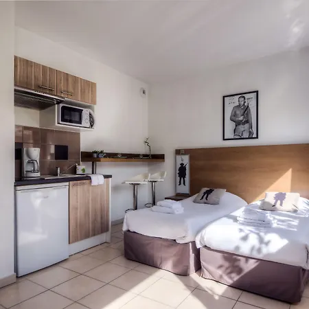 Comfort Le Maestria Szálloda