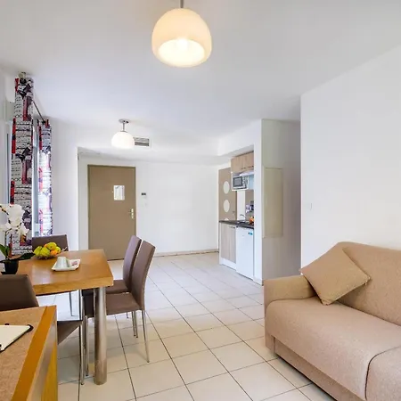 Zenitude Hôtel-résidences Le Maestria 3*